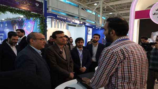  Artificial Intelligence, Layser and Quantom Development Council Dr. Afshin visited the exhibition of the artificial intelligence, laser and quantum headquarters